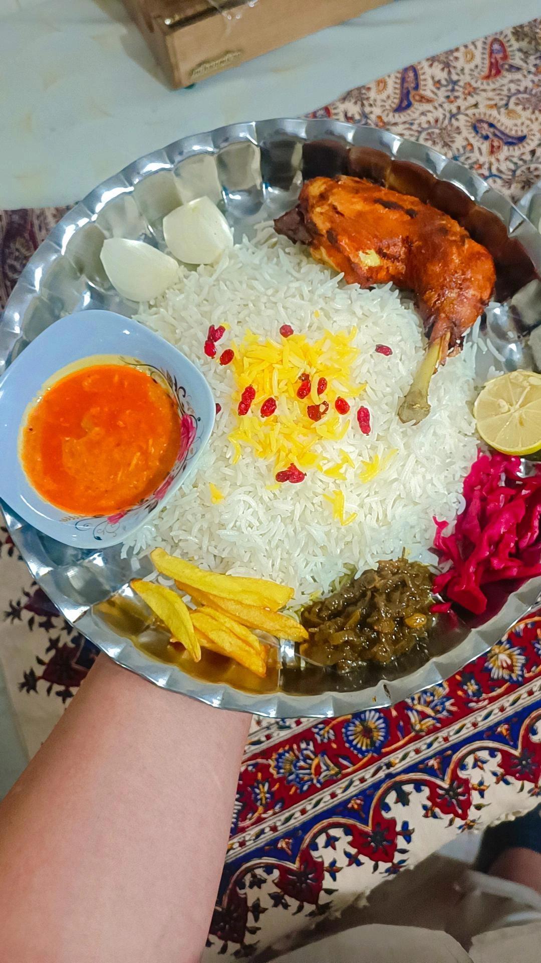 عکس رستوران و بیرون بر یزدان 