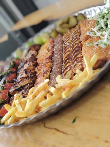 عکس رستوران پونه زار