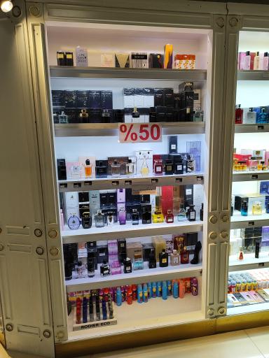 عکس فروشگاه عطر رضا سلامت