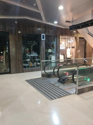 عکس مرکز خرید آراکس