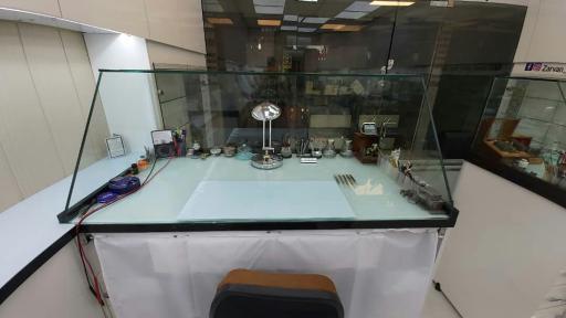 عکس تعمیرگاه ساعت زروان