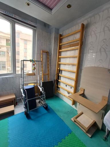 عکس کاردرمانی و گفتاردرمانی پویان شهرری