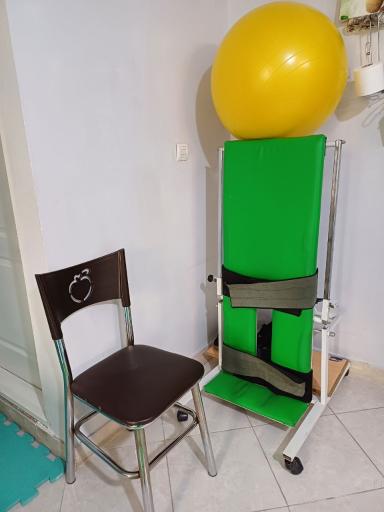 عکس کاردرمانی و گفتاردرمانی پویان شهرری