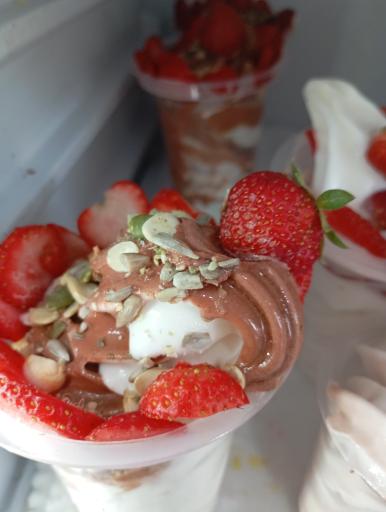 فست فود و آبمیوه بستنی امیر+