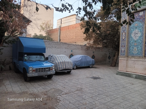 عکس پارکینگ عمومی امامزاده معصوم