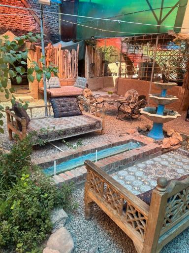 عکس سفره خانه و کافی شاپ آتور