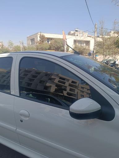 عکس شیشه اتومبیل جعفری