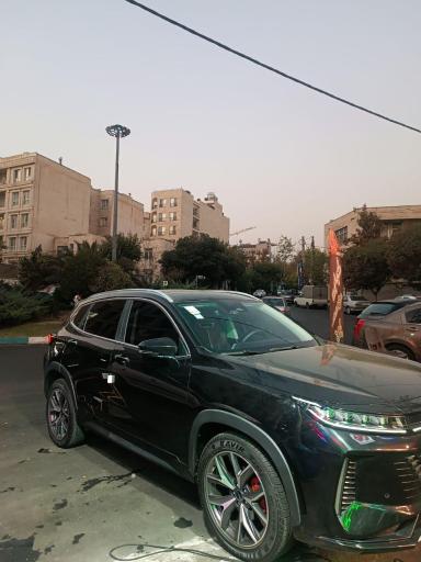 عکس شیشه اتومبیل جعفری