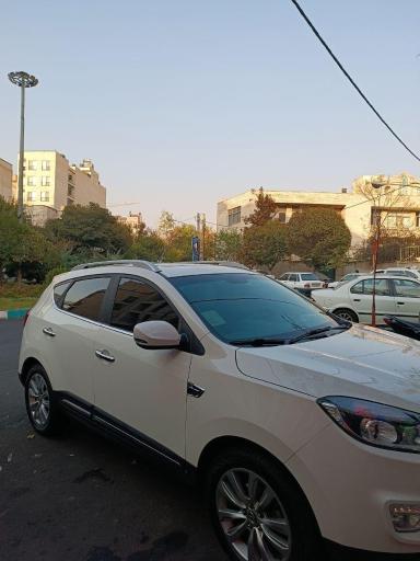 عکس شیشه اتومبیل جعفری