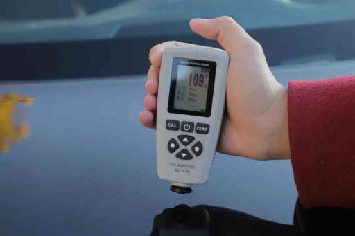 عکس کارشناسی فنی و رنگ بدنه خودرو تشخیص رنگ آرتا