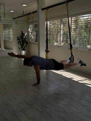 عکس باشگاه ورزشی آبان