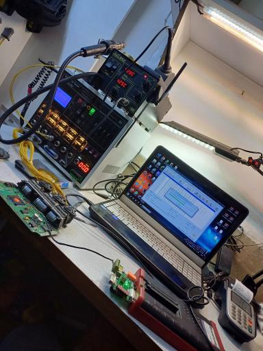 عکس کلینیک برق و الکترونیک خودرو شجاعی