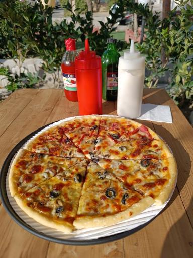 عکس کافه فست فود لوین