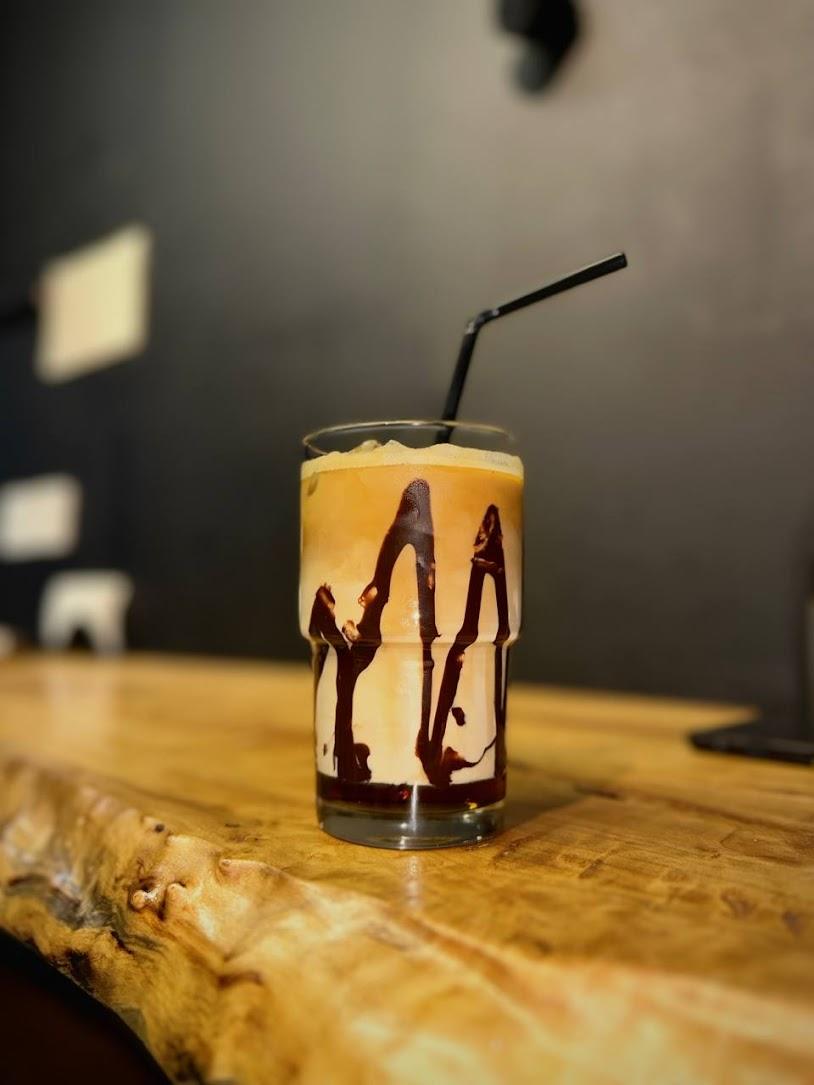 عکس کافه فست فود لوین