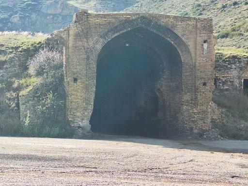 عکس کاروانسرای گردنه گدوک