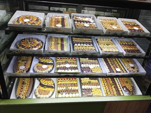 عکس قنادی پدر 