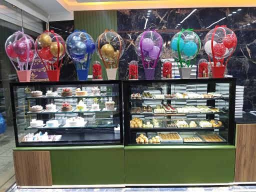 عکس قنادی پدر 