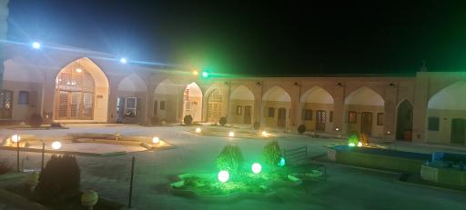 عکس هتل و رستوران منتظران