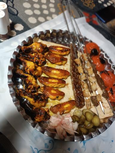 عکس چلوکبابی جوانان