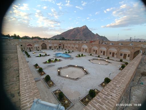 عکس هتل و رستوران منتظران