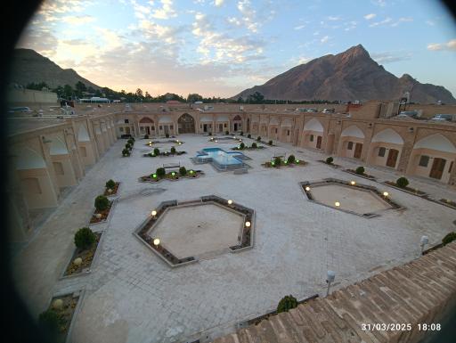 عکس هتل و رستوران منتظران