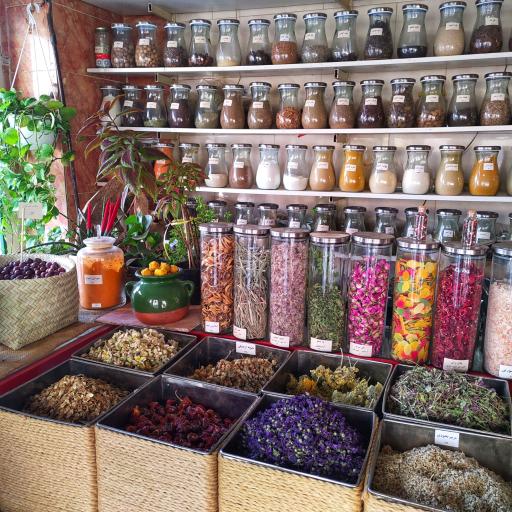 عکس عطاری برگ سبز