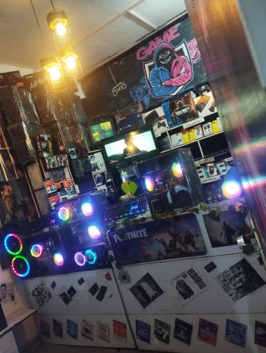 خدمات کامپیوتر و نرم افزار فطرس