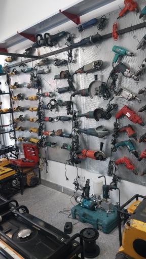 عکس رنگ و ابزار خوشنام 