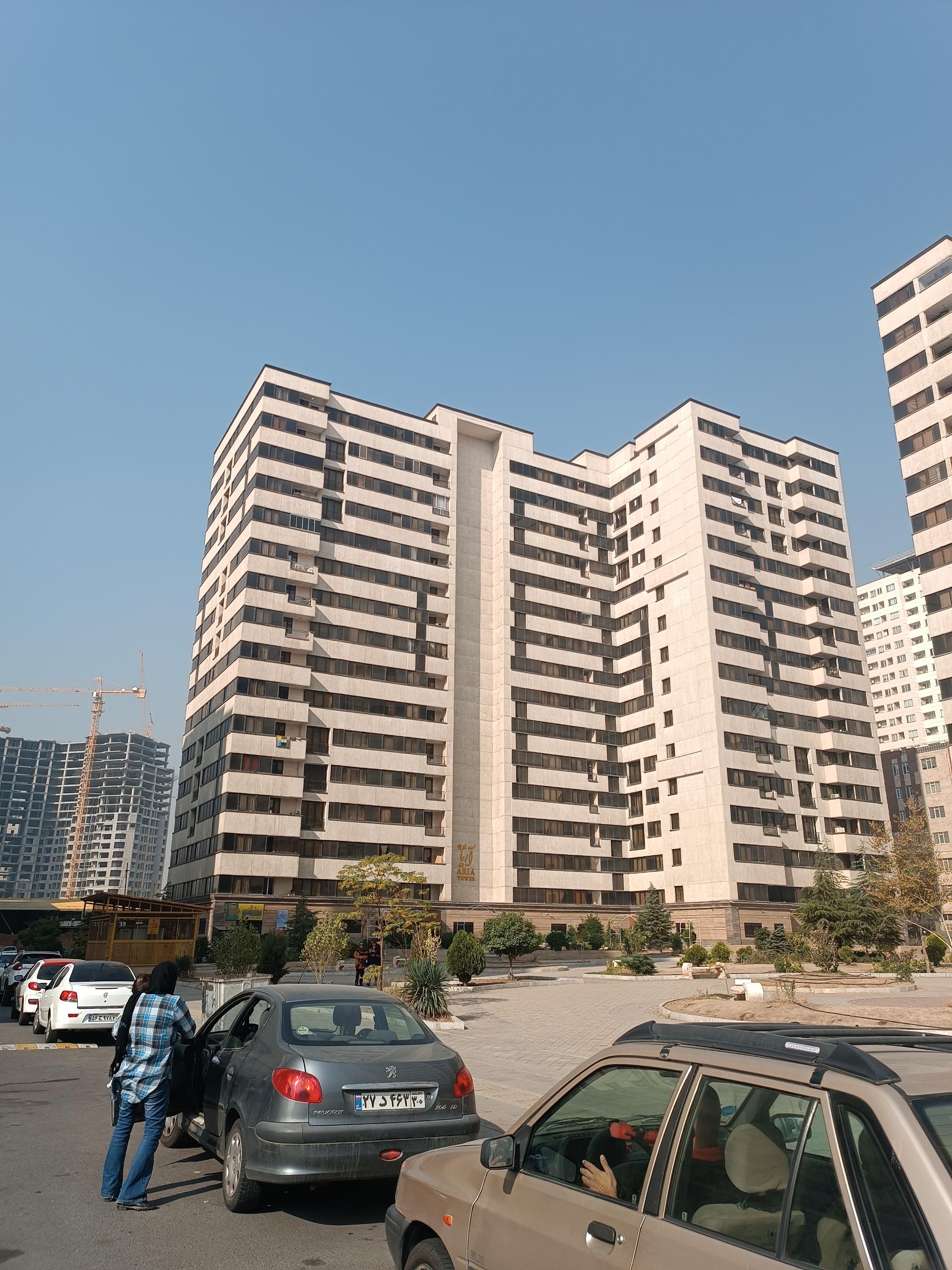 عکس برج آریا