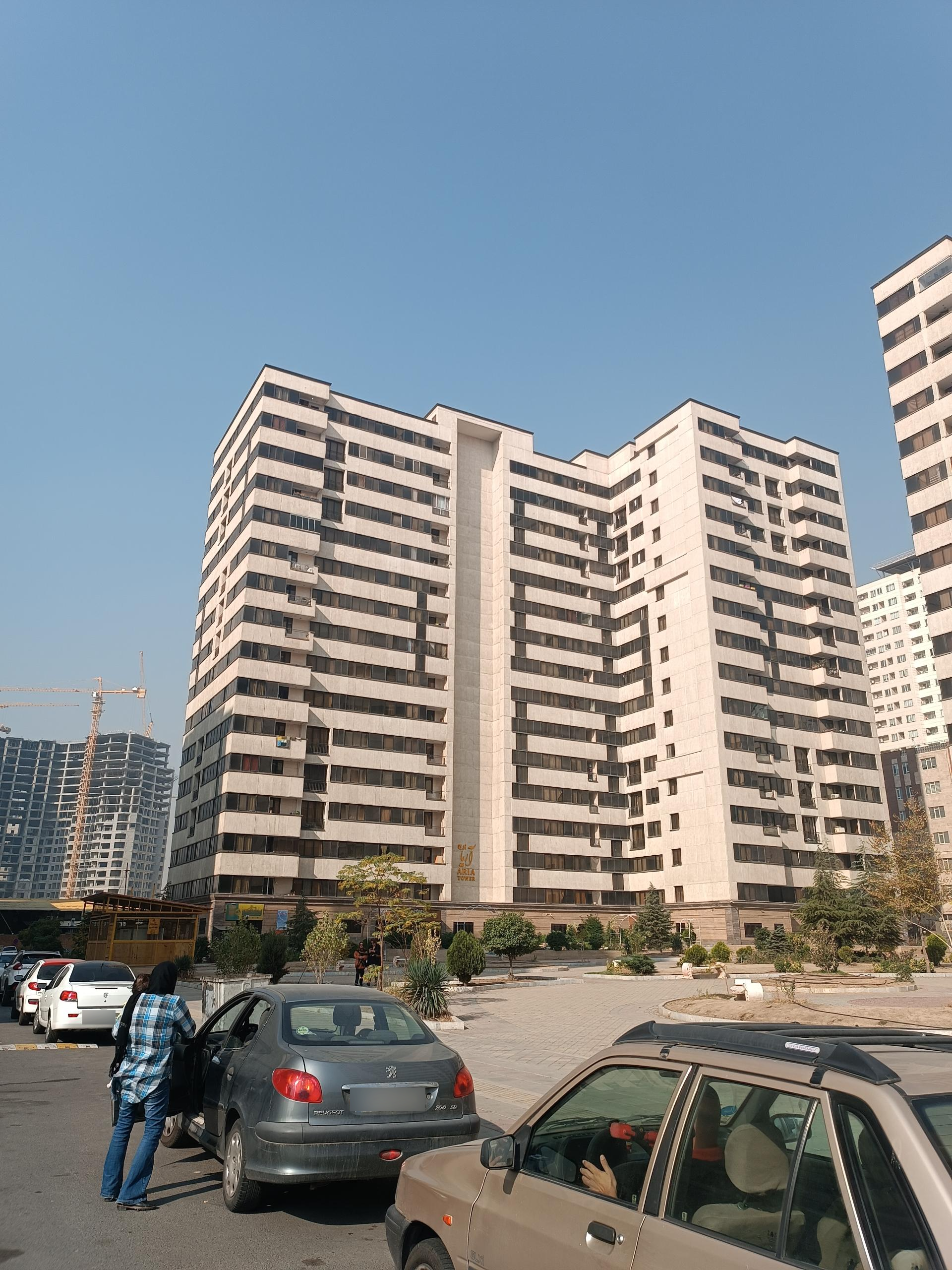 عکس برج آریا