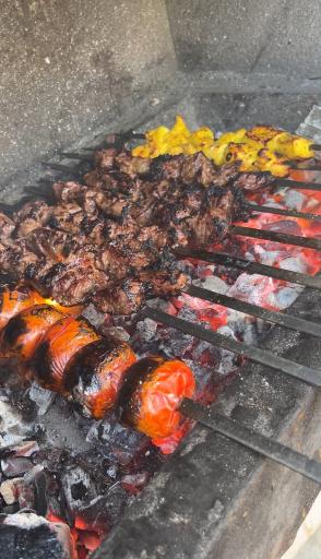 عکس غذا خوری عمو یوسف