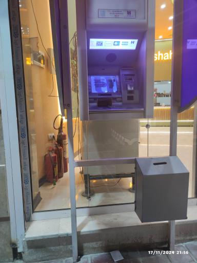 عکس عابر بانک