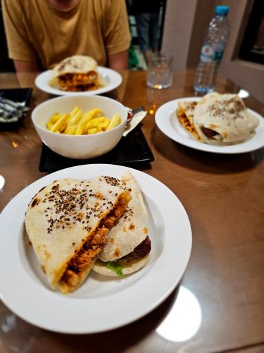 عکس کافه رستوران اردیبهشت 