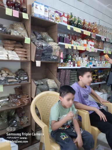 عکس گلاب و عرقیجات عرش کعبه شعبه ۲