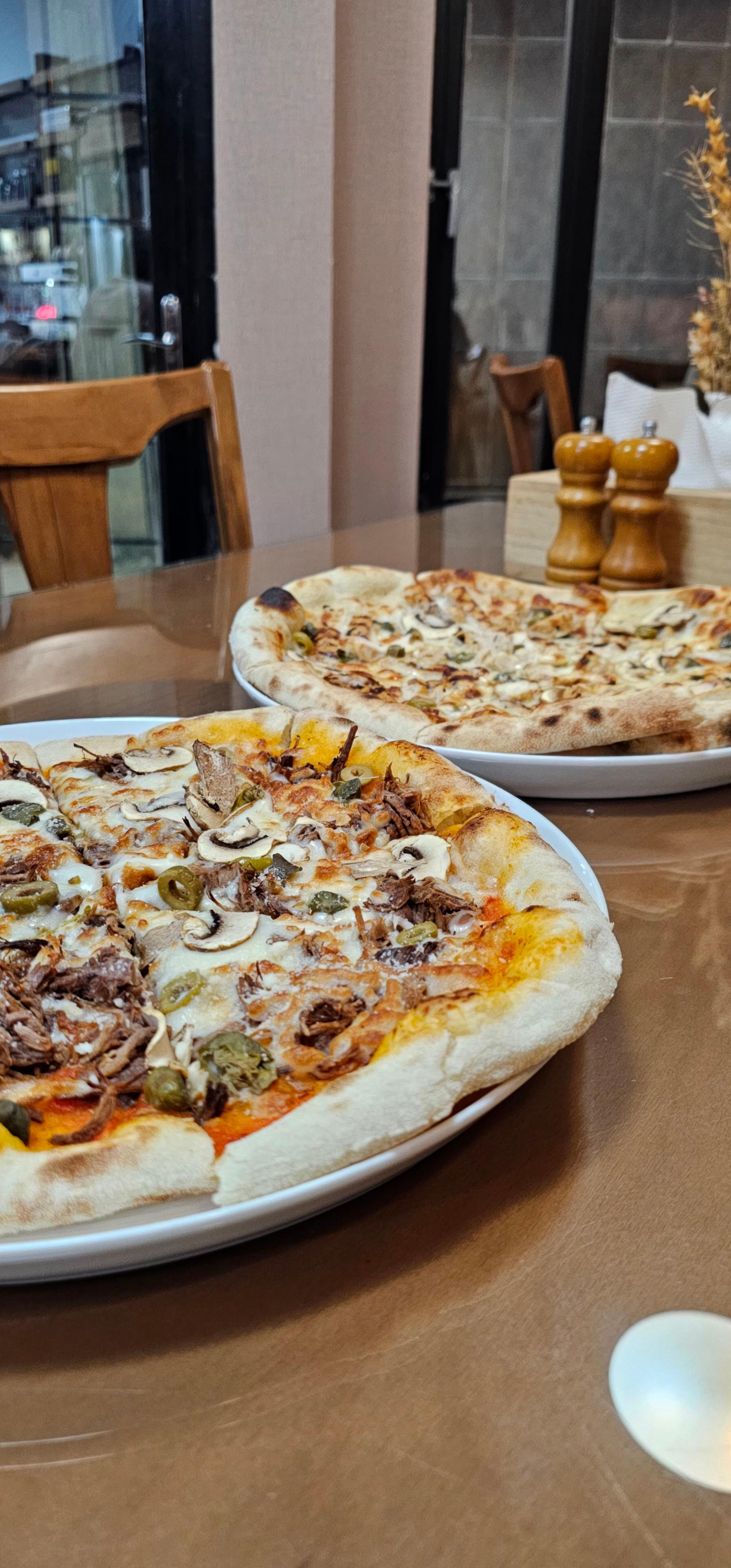 عکس کافه رستوران اردیبهشت 