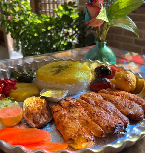 عکس رستوران سنتی خورشید