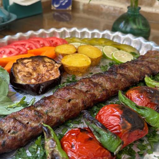 عکس رستوران سنتی خورشید