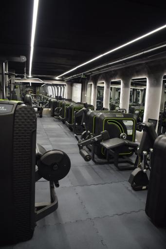 عکس باشگاه ورزشی زوبین