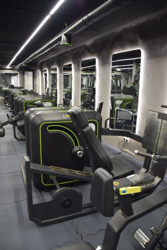 عکس باشگاه ورزشی زوبین