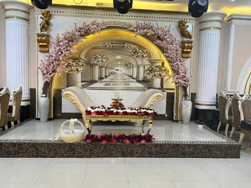 عکس تالار ارغوان طلایی