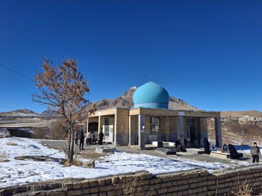 عکس آرامستان بادجان