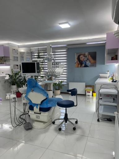 عکس مرکز دندانپزشکی رهنما