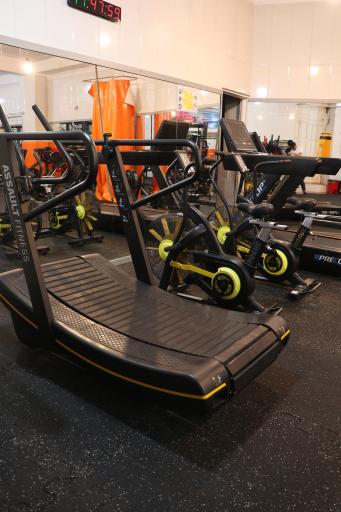 عکس باشگاه ورزشی یاوران