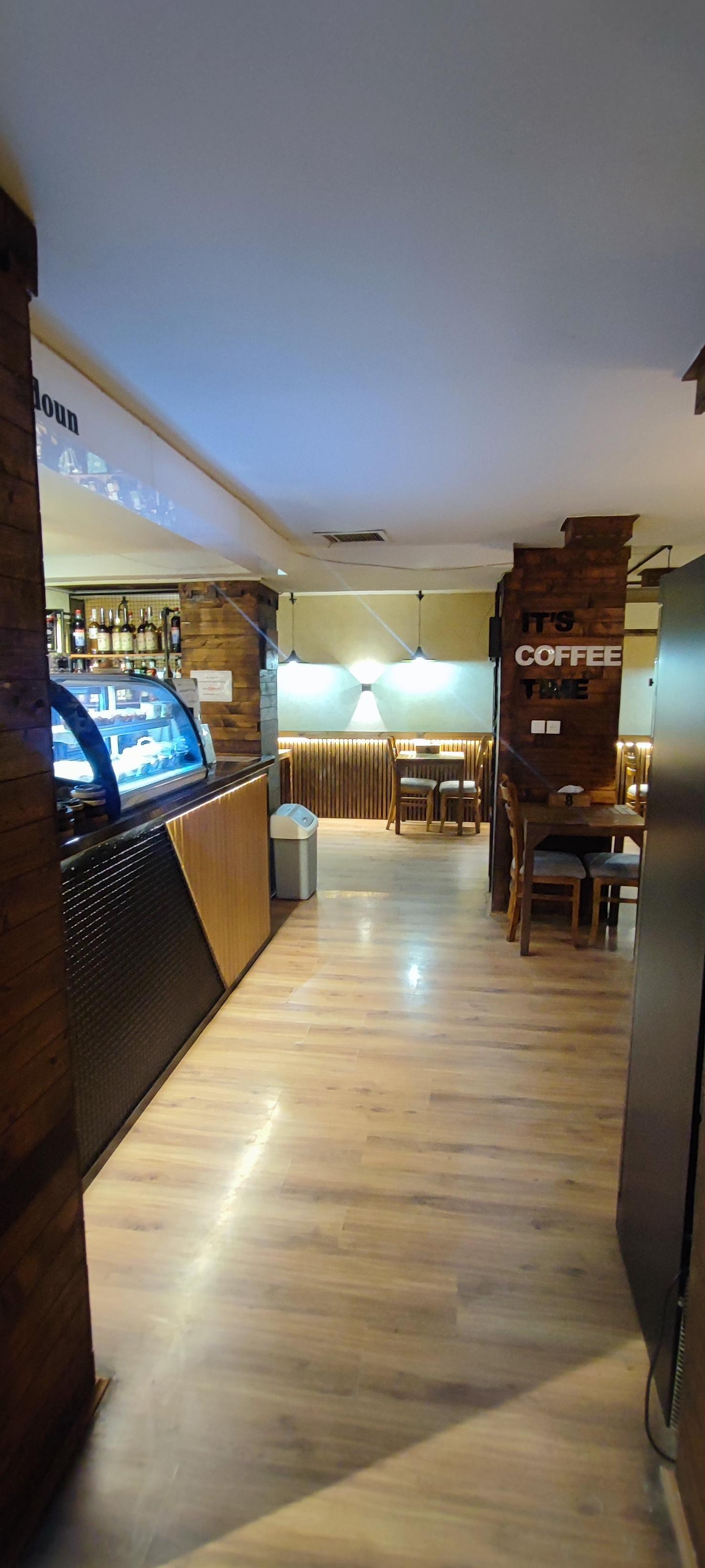 عکس کافه صبحانه فریدون