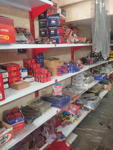 عکس لوازم یدکی و تعمیر گاه تخصصی موتور سیکلت 