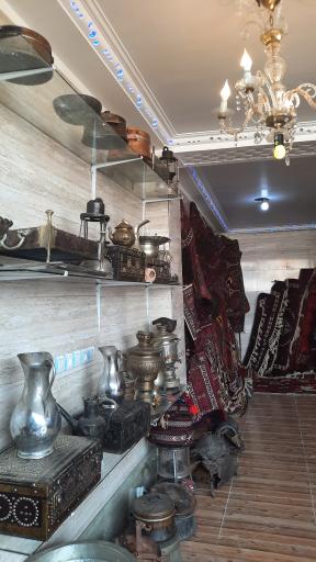 عکس عتیقه فروشی و دستبافت زاهدپور