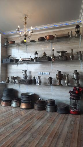 عکس عتیقه فروشی و دستبافت زاهدپور