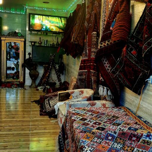 عکس عتیقه فروشی و دستبافت زاهدپور