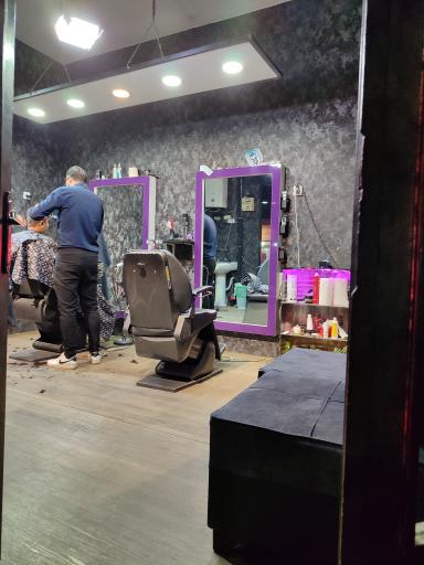 عکس آرایشگاه رز سیاه