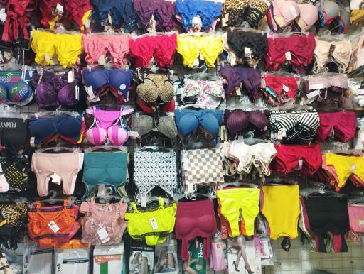 عکس پخش لباس زیر باران